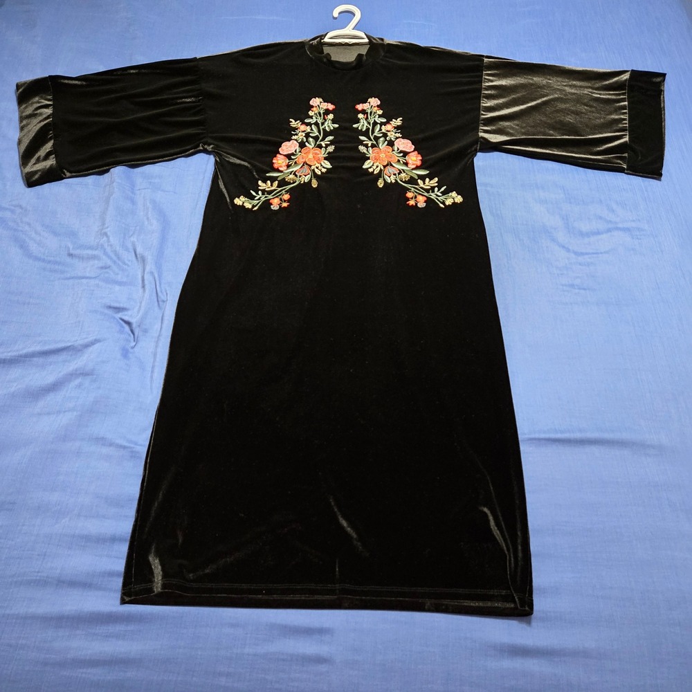 Zara Velvet Dress Womens Medium Black Excellent Floral Embroidered Kimono Sleeve
